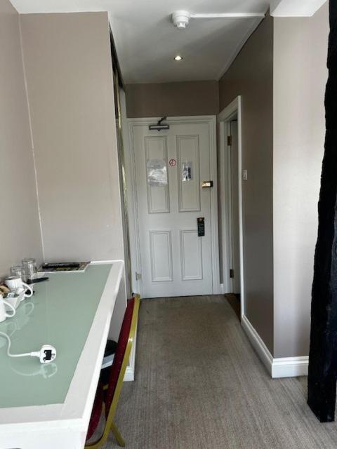 The Limes Bar And Hotel Needham Market Buitenkant foto